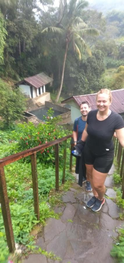 Hidayah Homestay Kelimutu Eksteriør billede