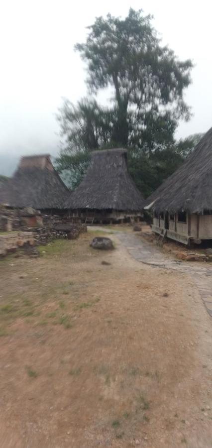 Hidayah Homestay Kelimutu Eksteriør billede