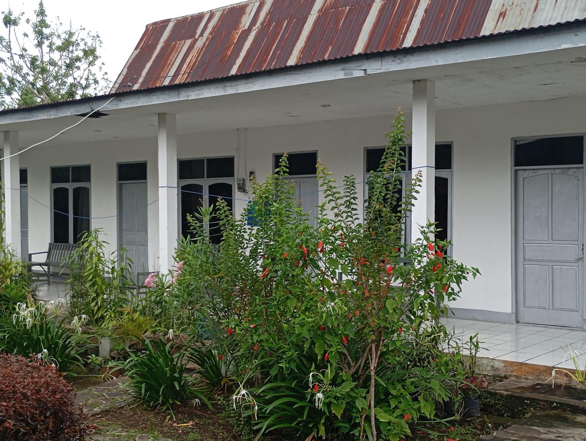 Hidayah Homestay Kelimutu Eksteriør billede