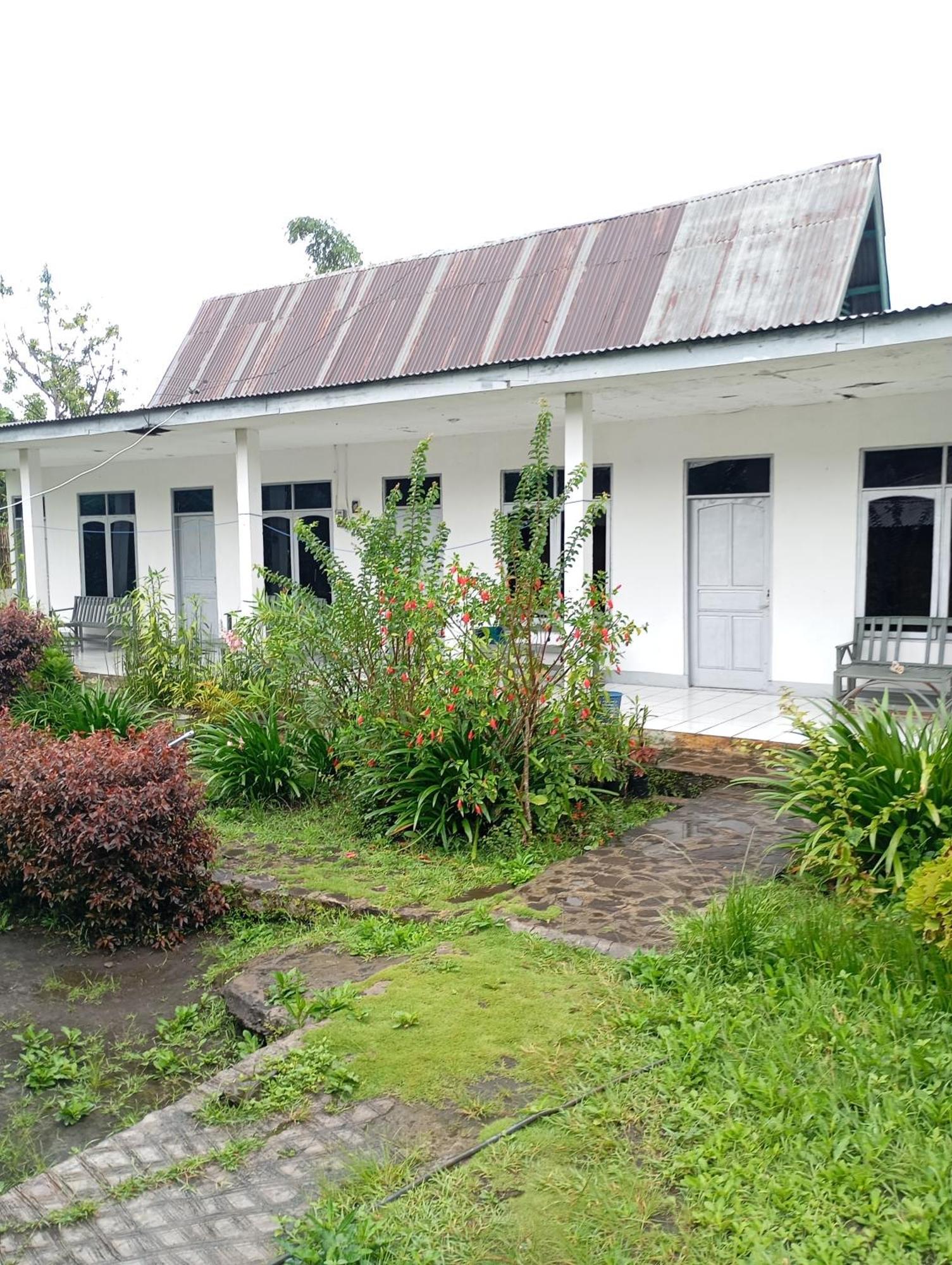Hidayah Homestay Kelimutu Eksteriør billede