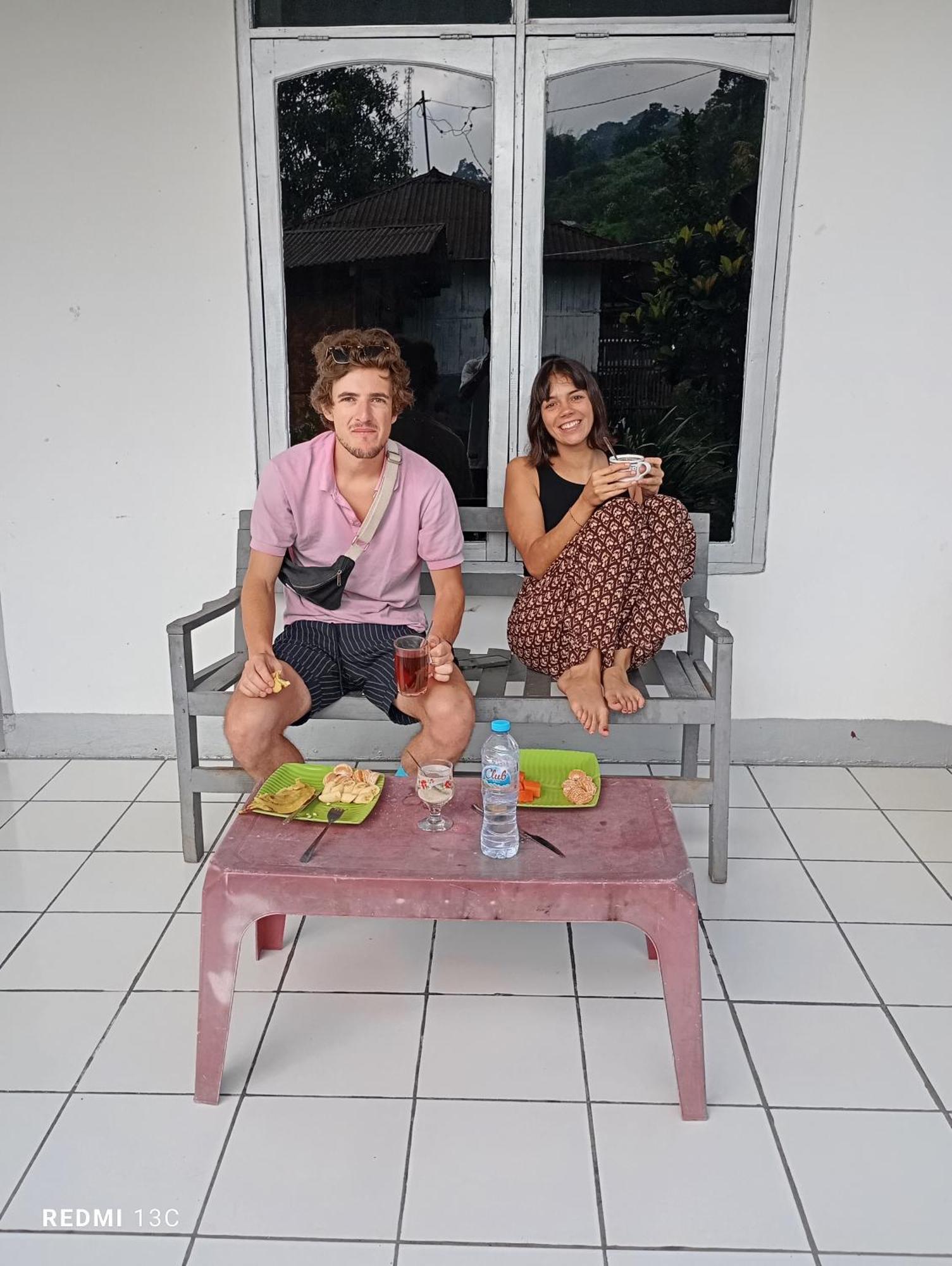 Hidayah Homestay Kelimutu Værelse billede